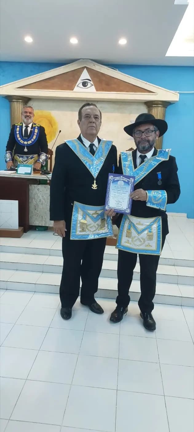Registro fotográfico: PARTICIPAÇÃO DO GRÃO-MESTRE DO GOB/RN NA SESSÃO DE RETORNO AOS TRABALHOS MAÇÔNICOS DO ANO DE 2026, REALIZADA PELA LOJA MAÇÔNICA UNIÃO NATALENSE Nº 2.414, ORIENTE DE PARNAMIRIM/RN.