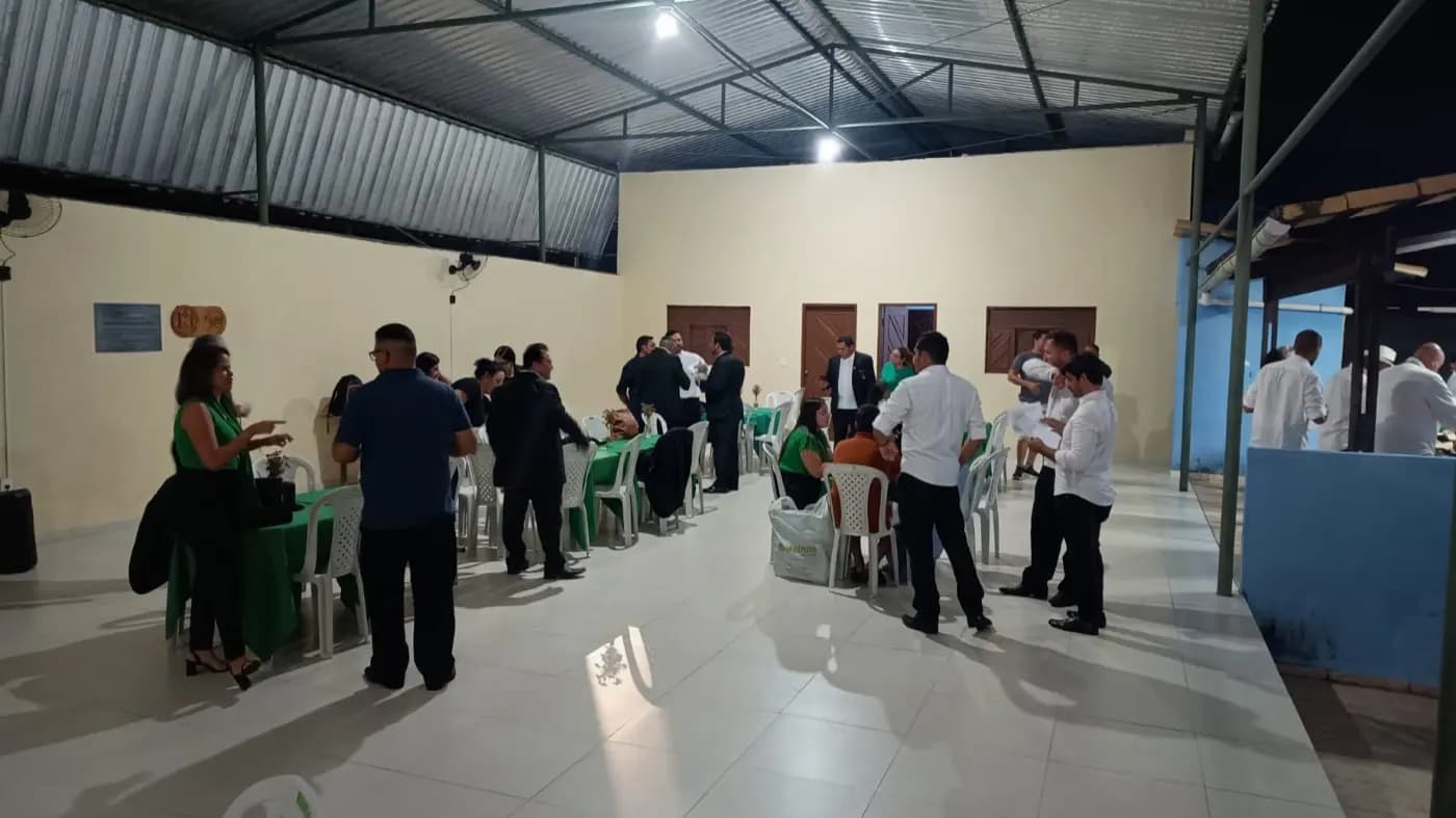 Registro fotográfico: SESSÃO MAGNA DE ELEVAÇÃO AO GRAU DE MESTRE MAÇOM, REALIZADA PELA LOJA MAÇÔNICA LUIZ GONZAGA DO NASCIMENTO Nº 4.567 – RITO SCHRÖDER.