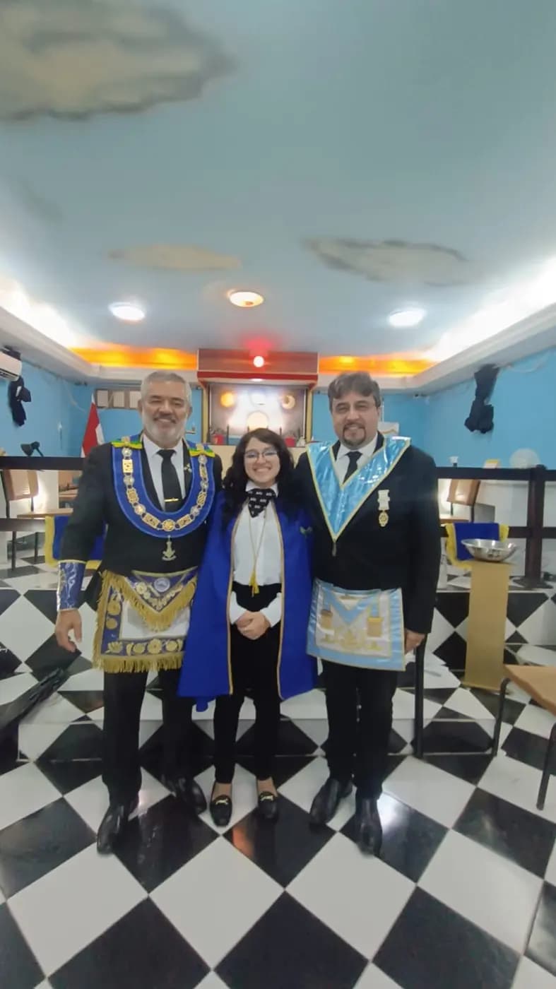 Registro fotográfico: SESSÃO MAGNA PÚBLICA ALUSIVA AO 40º ANO DE FUNDAÇÃO DA LOJA MAÇÔNICA MANOEL REGINALDO DA ROCHA N° 2.439, ORIENTE DE PAU DOS FERROS-RN