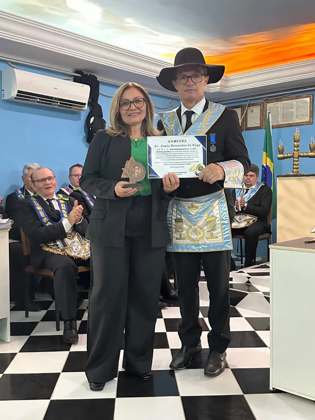 Registro fotográfico: SESSÃO MAGNA PÚBLICA ALUSIVA AO 40º ANO DE FUNDAÇÃO DA LOJA MAÇÔNICA MANOEL REGINALDO DA ROCHA N° 2.439, ORIENTE DE PAU DOS FERROS-RN