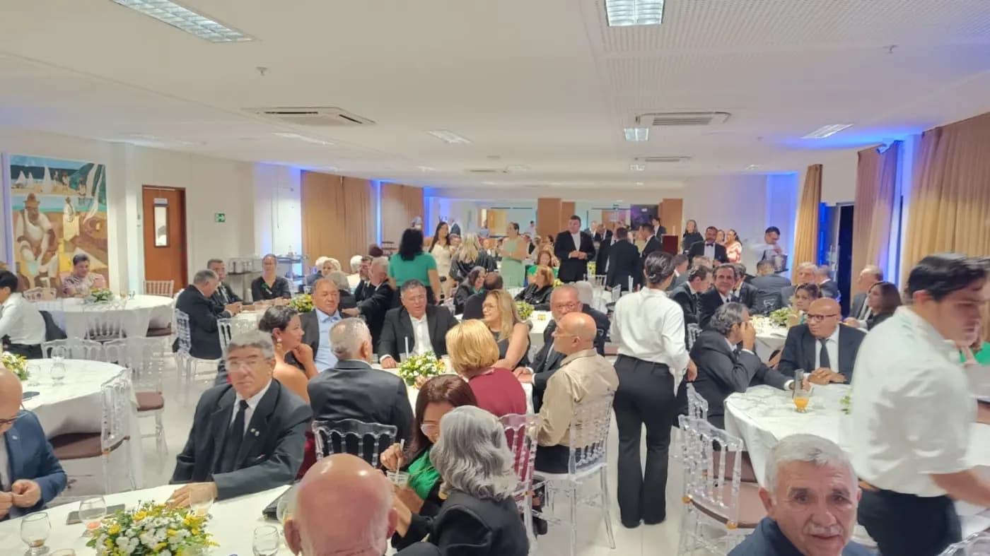 Registro fotográfico: PARTICIPAÇÃO DO GRÃO-MESTRE DO GOB-RN NA SOLENIDADE COMEMORATIVA AO ANIVERSÁRIO DOS 190 ANOS DE FUNDAÇÃO DA LOJA MAÇÔNICA 21 DE MARÇO Nº 152, ORIENTE DE NATAL/RN.