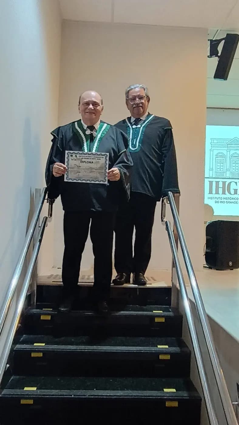 Registro fotográfico: INSTITUTO HISTÓRICO E GEOGRÁFICO DO RN EMPOSSA IRMÃO MAÇOM DO GOB-RN COMO SÓCIO EFETIVO