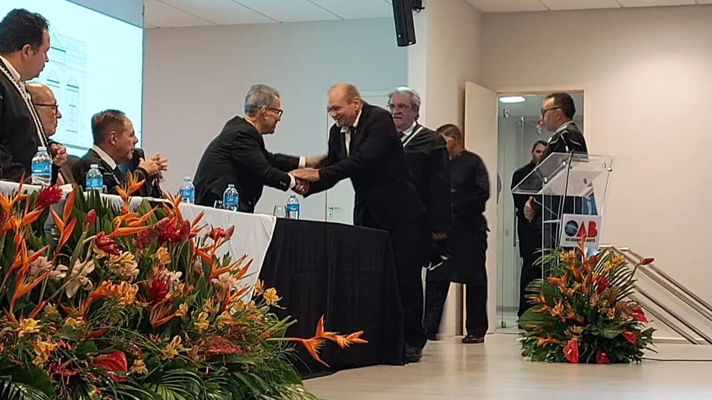 Registro fotográfico: INSTITUTO HISTÓRICO E GEOGRÁFICO DO RN EMPOSSA IRMÃO MAÇOM DO GOB-RN COMO SÓCIO EFETIVO
