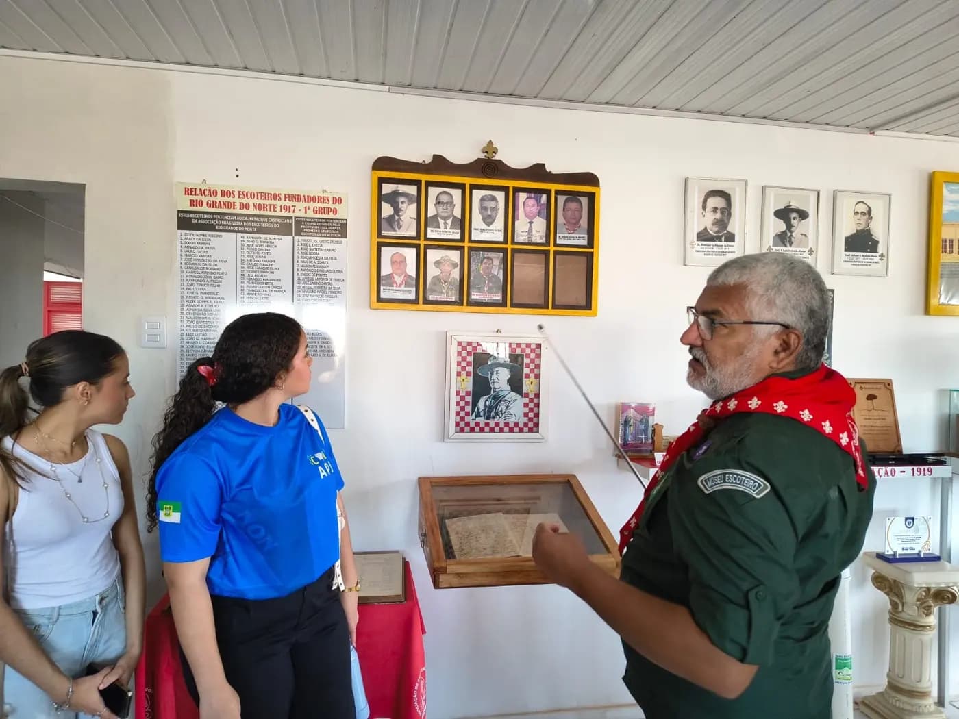 Registro fotográfico: PROJETO “O MELHOR PARA A SOCIEDADE” – APROXIMANDO A AÇÃO PARAMAÇÔNICA JUVENIL E O GRUPO DE ESCOTEIRO.