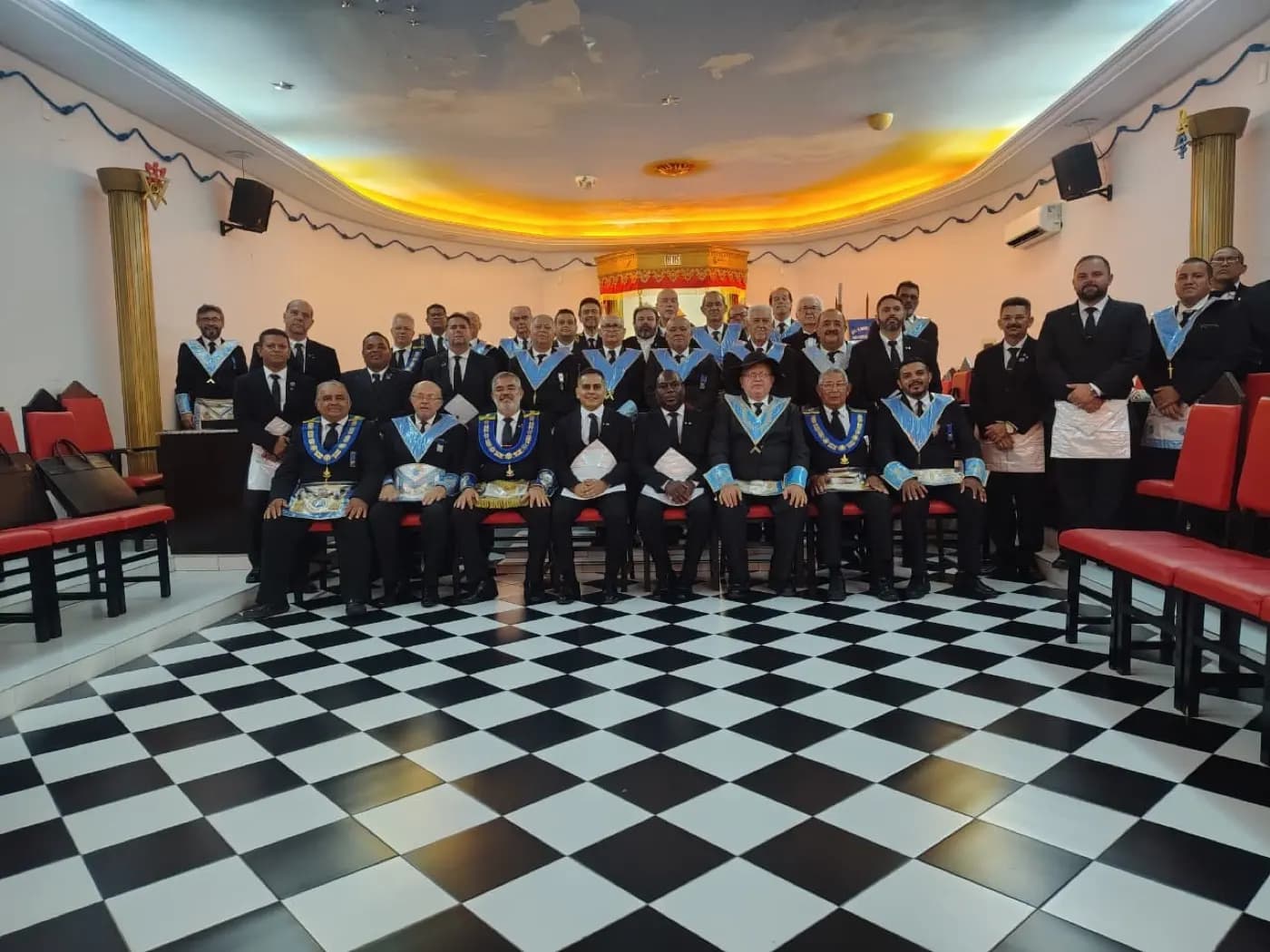 Registro fotográfico: LOJA MAÇÔNICA JOÃO CECÍLIO DA COSTA N° 2.116, ORIENTE DE NATAL/RN –SESSÃO MAGNA DE INICIAÇÃO.