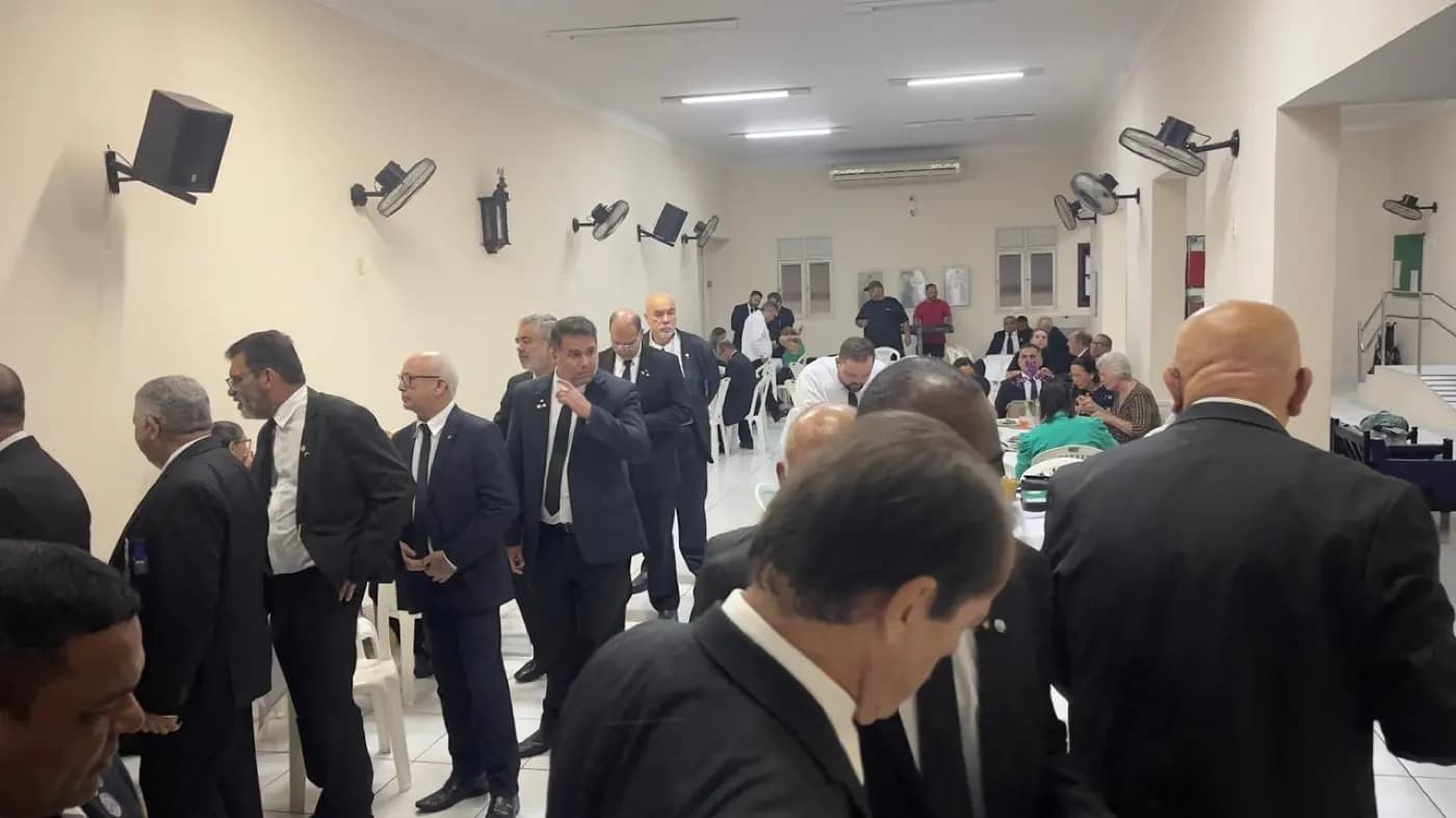 Registro fotográfico: LOJA MAÇÔNICA JOÃO CECÍLIO DA COSTA N° 2.116, ORIENTE DE NATAL/RN –SESSÃO MAGNA DE INICIAÇÃO.