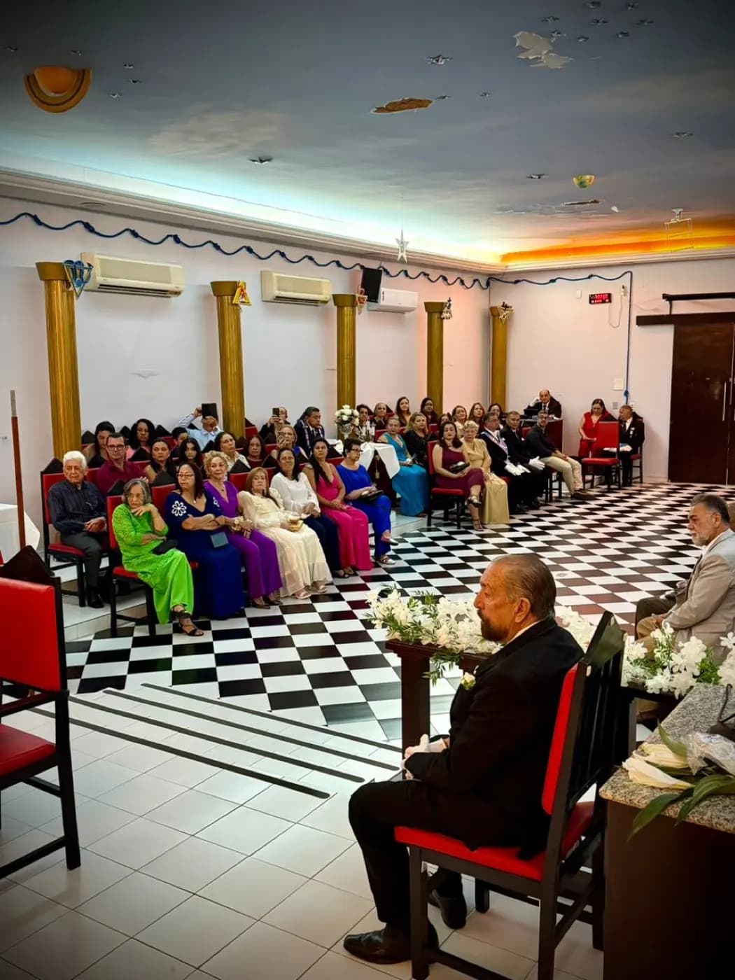 Registro fotográfico: CERIMÔNIA DE EXALTAÇÃO MATRIMONIAL DE BODAS DE OURO, REALIZADA NA LOJA MAÇÔNICA 21 DE MARÇO Nº 152, ORIENTE DE NATAL-RN.