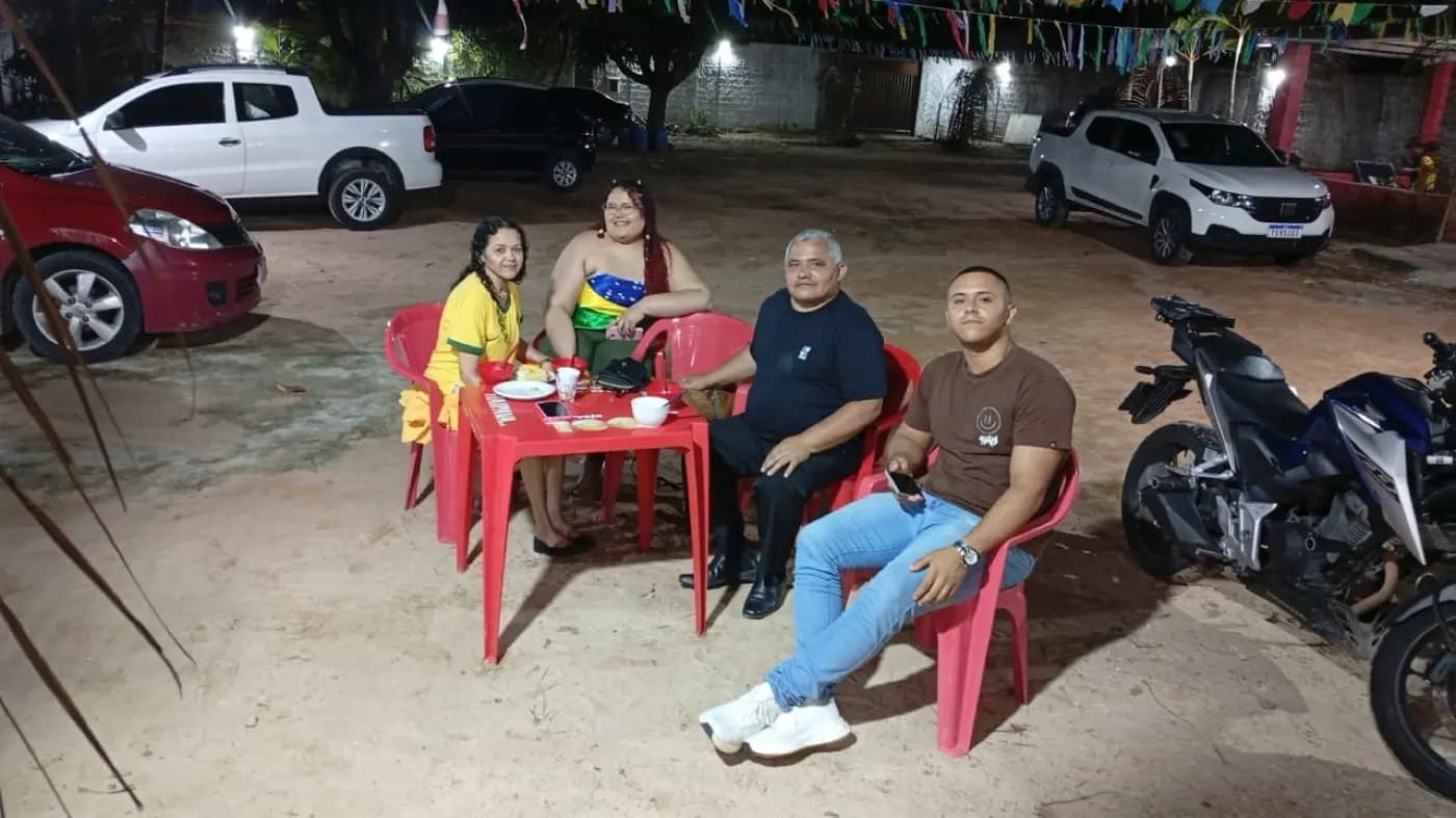 Registro fotográfico: LOJA MAÇÔNICA INTERNACIONAL DA PRAIA DA PIPA Nº 4.627, ORIENTE DE TIBAU DO SUL-RN – SESSÃO REGULAR NO GRAU DE APRENDIZ MAÇOM.
