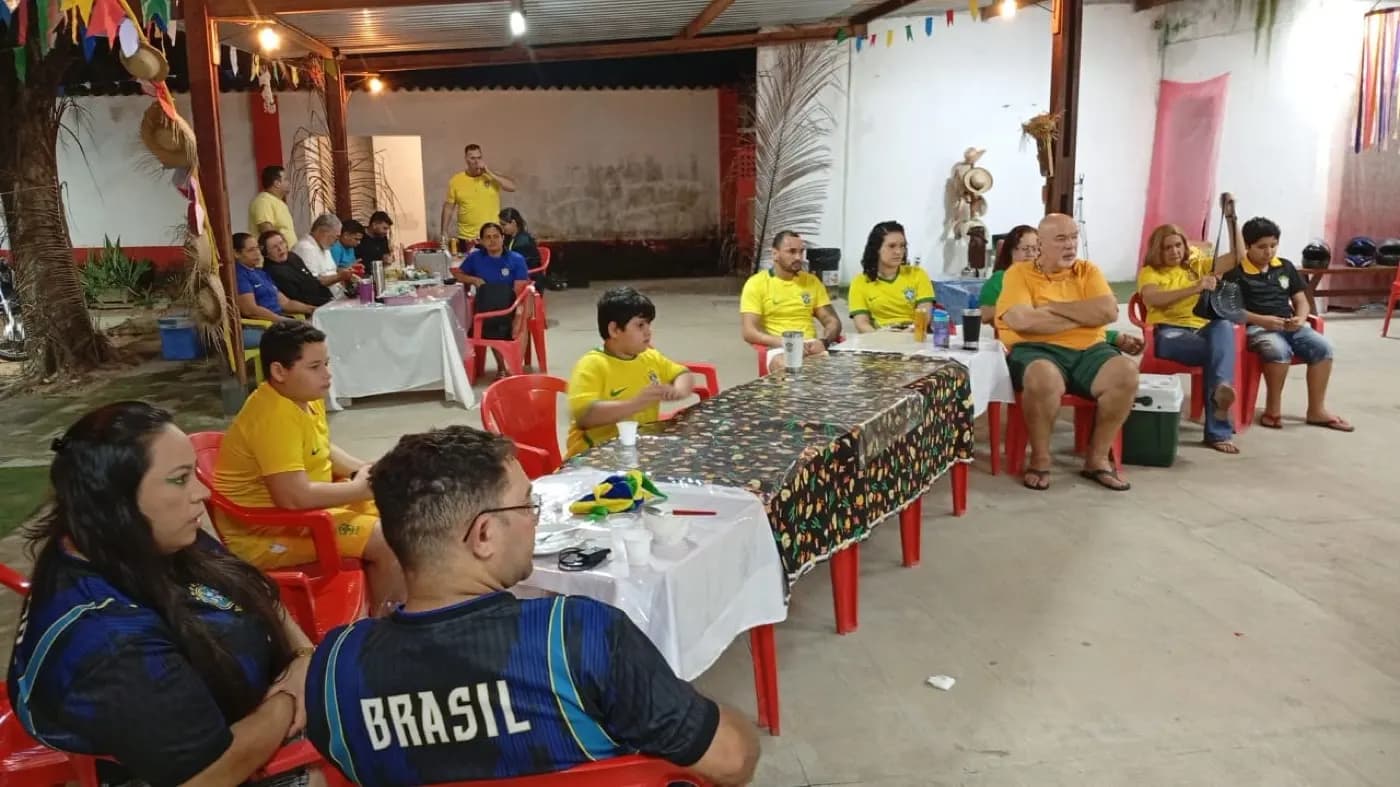Registro fotográfico: LOJA MAÇÔNICA INTERNACIONAL DA PRAIA DA PIPA Nº 4.627, ORIENTE DE TIBAU DO SUL-RN – SESSÃO REGULAR NO GRAU DE APRENDIZ MAÇOM.