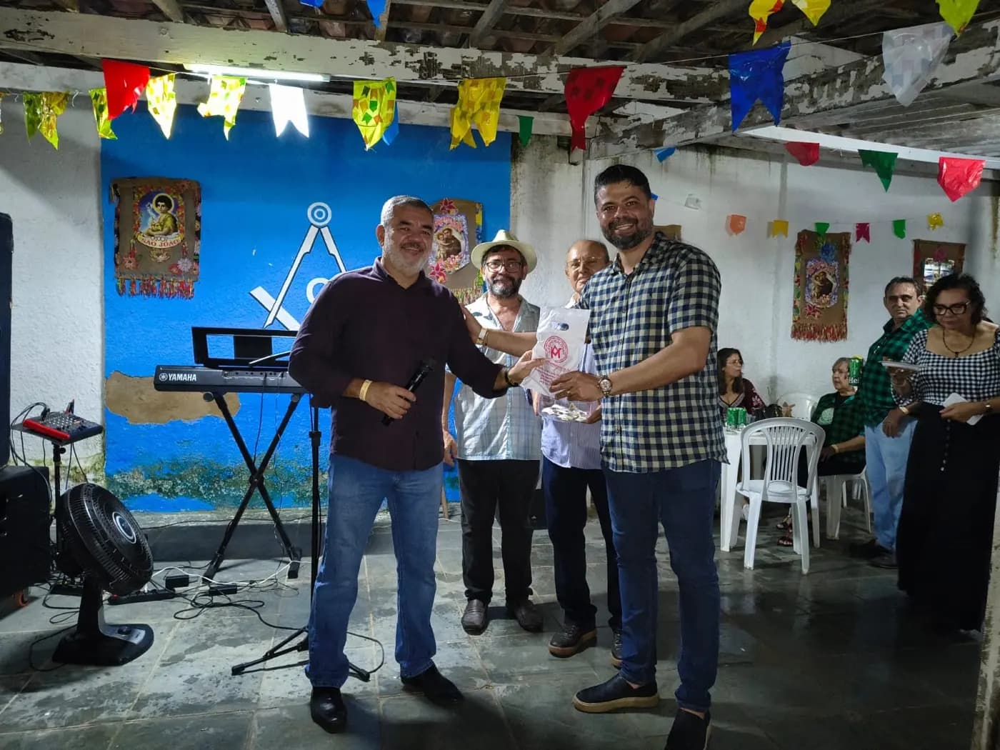 Registro fotográfico: PARTICIPAÇÃO DO GRÃO-MESTRE DO GOB-RN NO “XXVI ARRAIÁ DA PEDRA BRUTA”, REALIZADO PELA LOJA MAÇÔNICA UNIÃO NATALENSE Nº 2.414, ORIENTE DE PARNAMIRIM/RN.