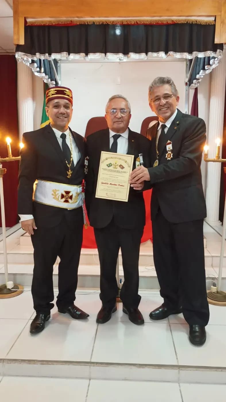 Registro fotográfico: SUBLIME CAPÍTULO ROSA CRUZ EVOLUÇÃO II, DA DELEGACIA LITÚRGICA DE NATAL – RN 10.1, DO SUPREMO CONSELHO DO BRASIL DO GRAU 33 PARA O RITO ESCOCÊS ANTIGO E ACEITO – SESSÃO DE INICIAÇÃO AO GRAU 16